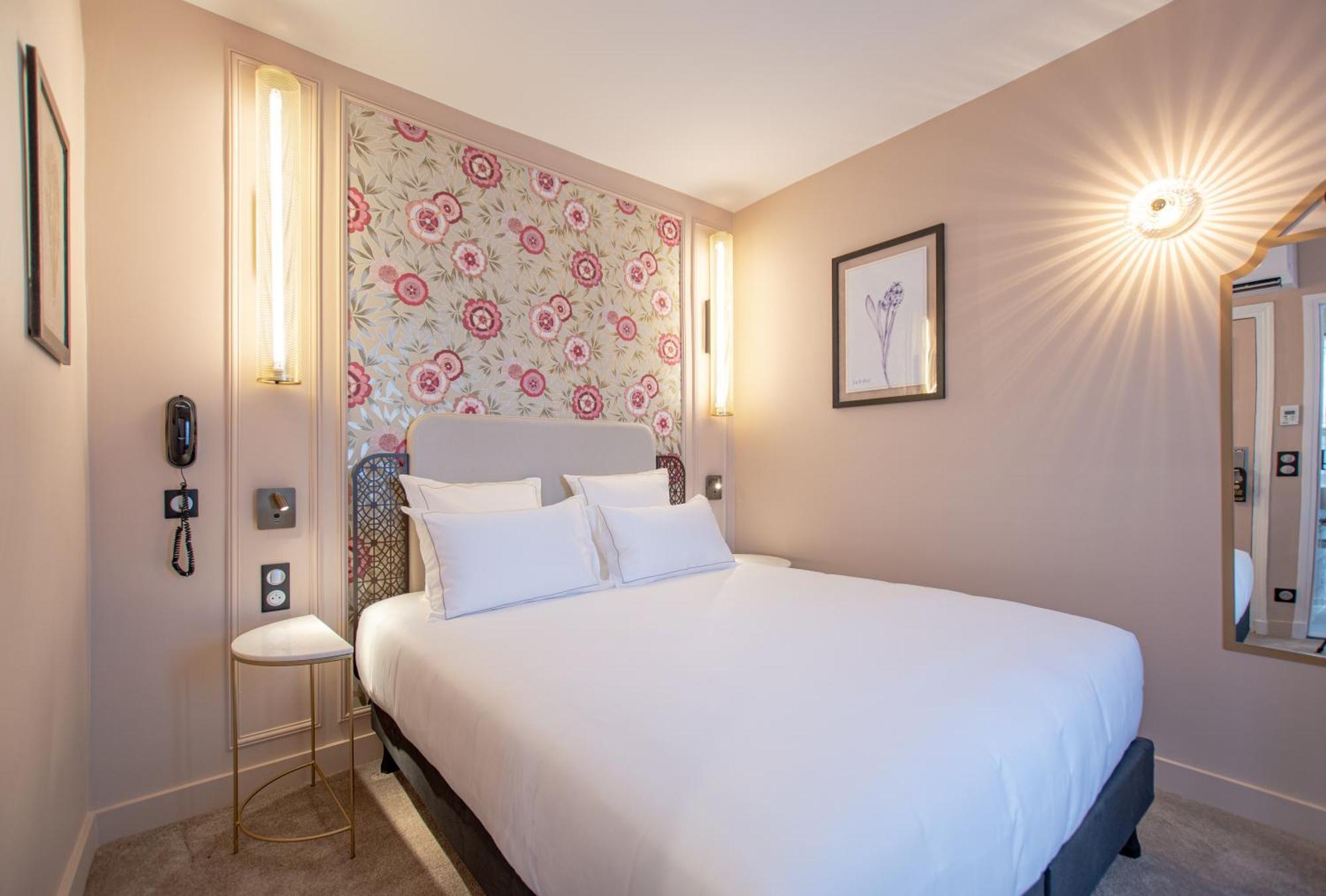 Superior Attic Room,1432494598:JPEG